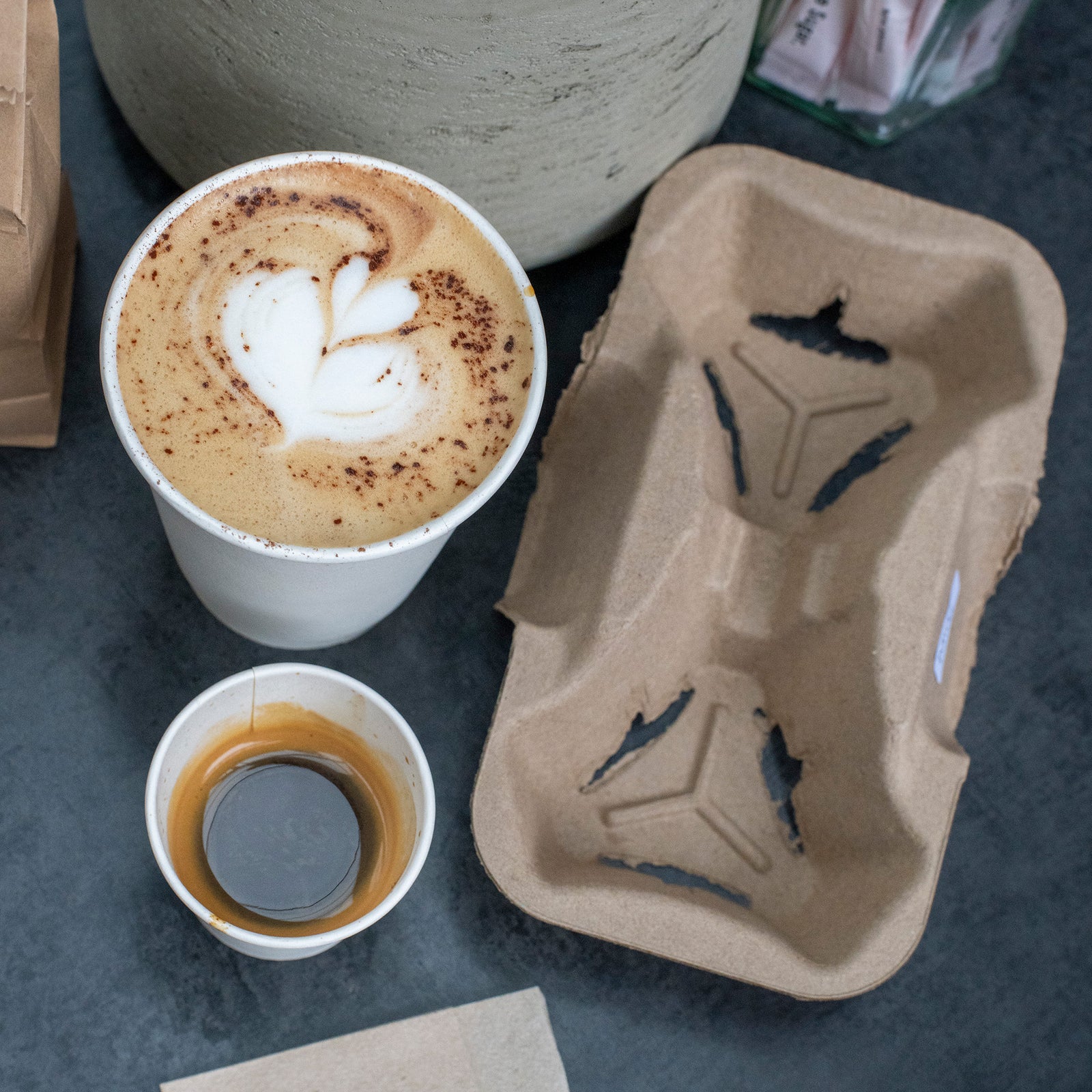Natural paper two-cup carrier – top view