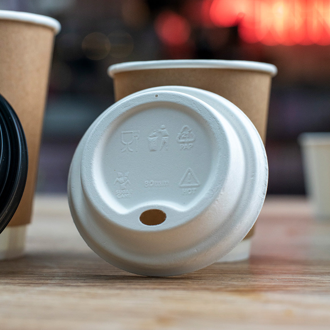 White bagasse sip-through cup lid – material detail